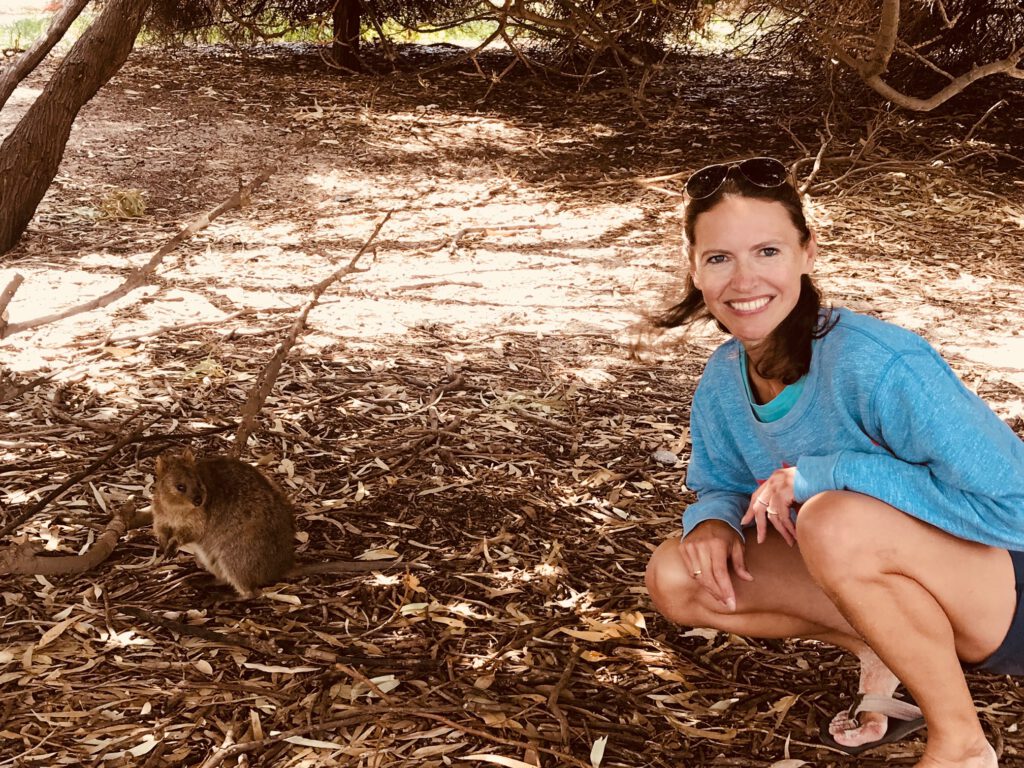 Bettina Laude entdeckt ein Quokka auf Rottest Island in Western Australia